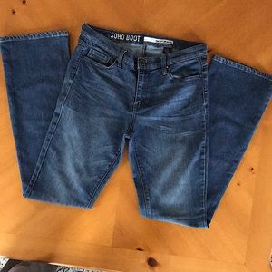 DKNY Jeans Soho boot cut size 6.